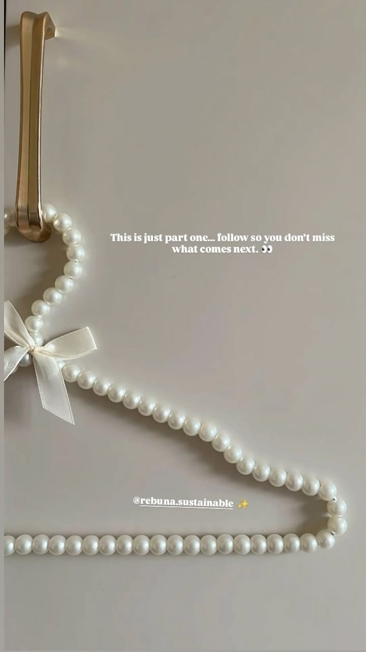 Curved Hook Pearl Hangers – White