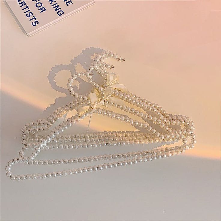 Curved Hook Pearl Hangers – White