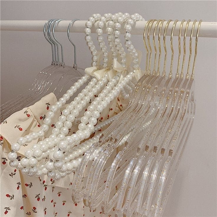 Curved Hook Pearl Hangers – White